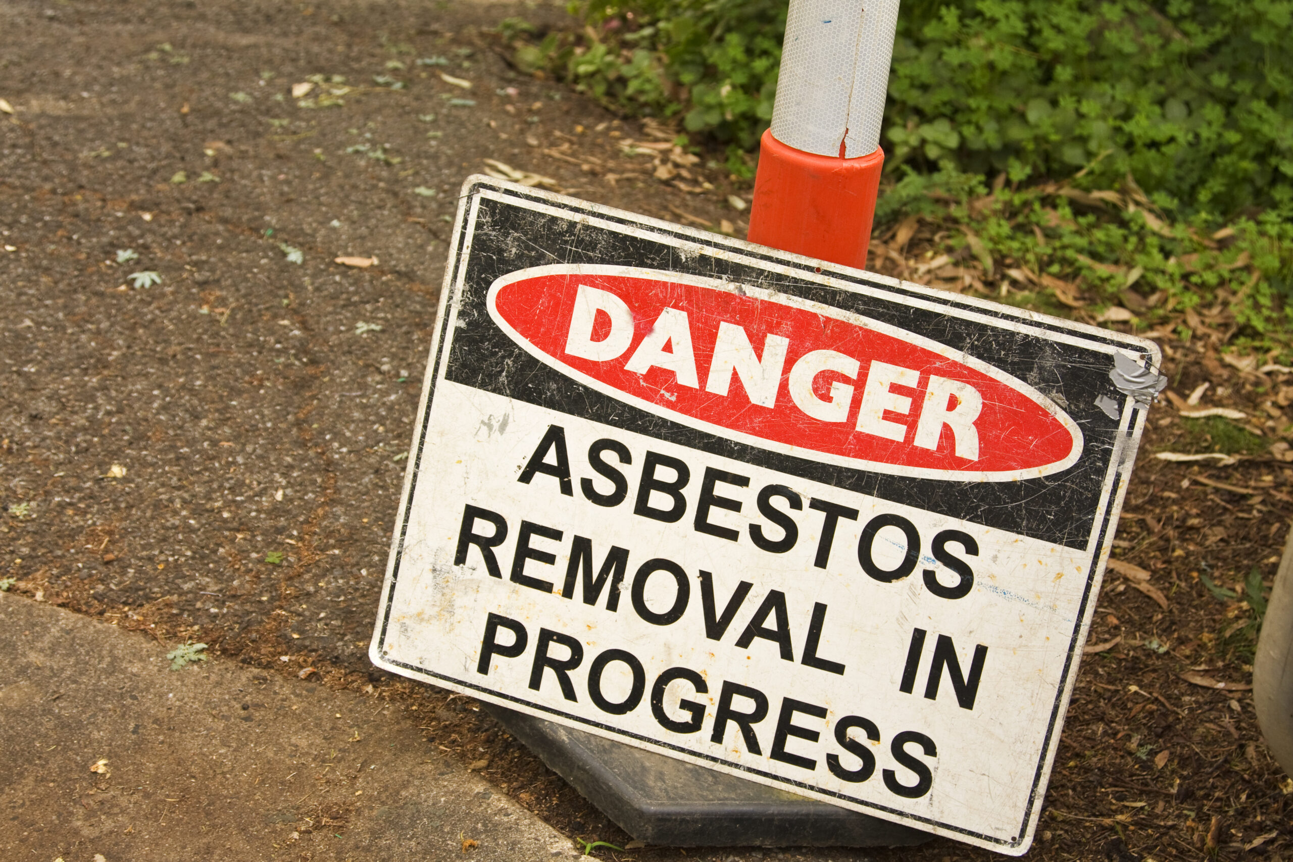 asbestosis-causing asbestos danger sign